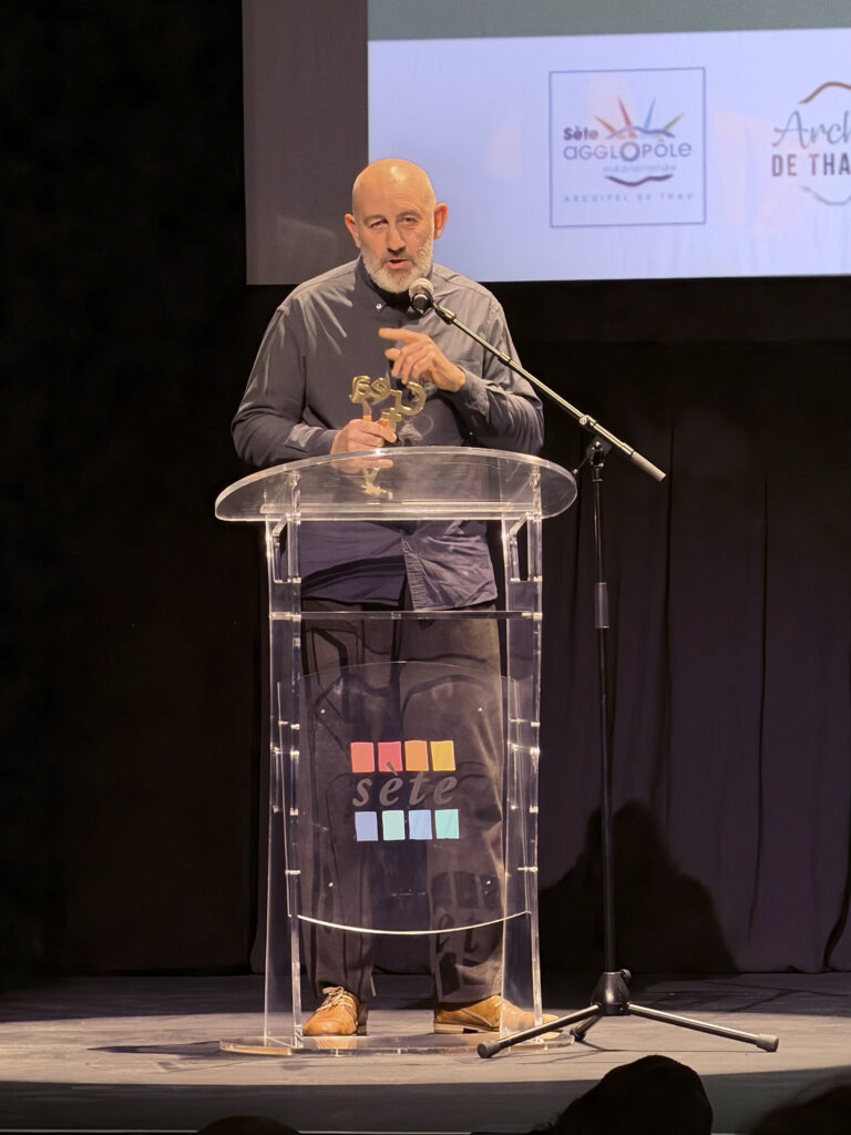 Bruno Merle, récupère le Prix de la Meilleure Musique pour "EXTRA LUCIDE" - Ambivalent©