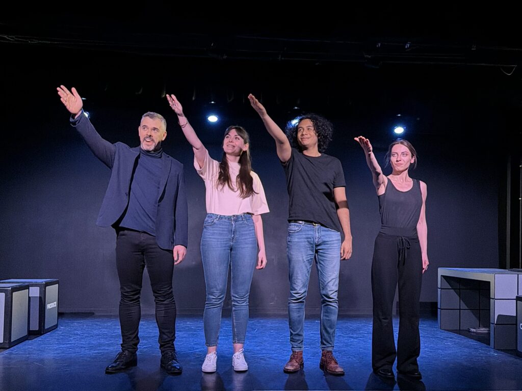Sylvain Bastonero, Clara Jauvart-Lacoste, Alexis Tran et Celya Humann à La Folie Théâtre - AMBIVALENT©